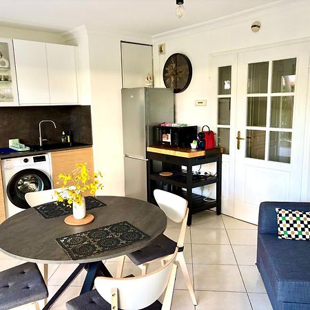 Beachside Apartment With Pool & Garden In Juan Les Pins Антіб Екстер'єр фото