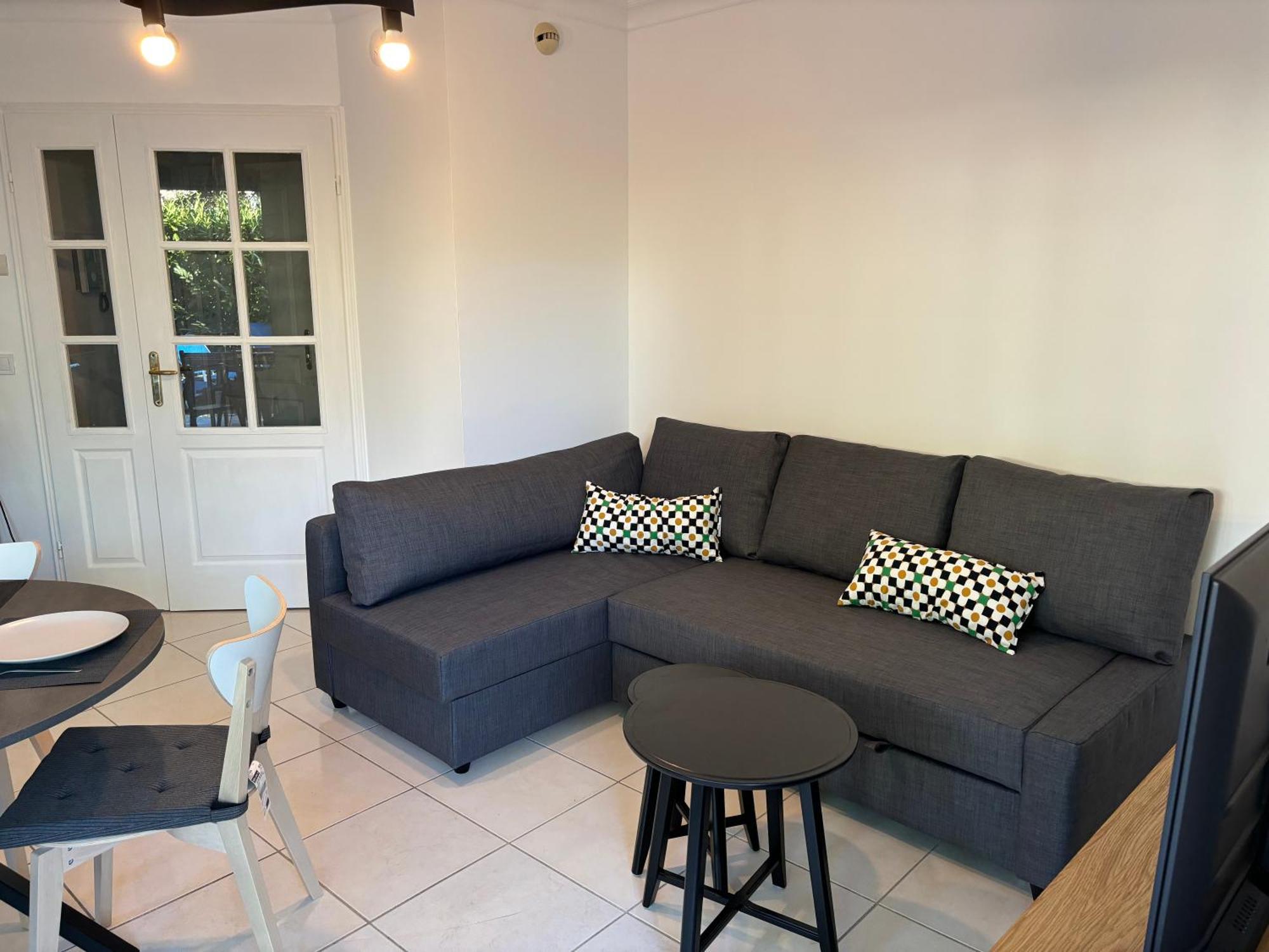 Beachside Apartment With Pool & Garden In Juan Les Pins Антіб Екстер'єр фото