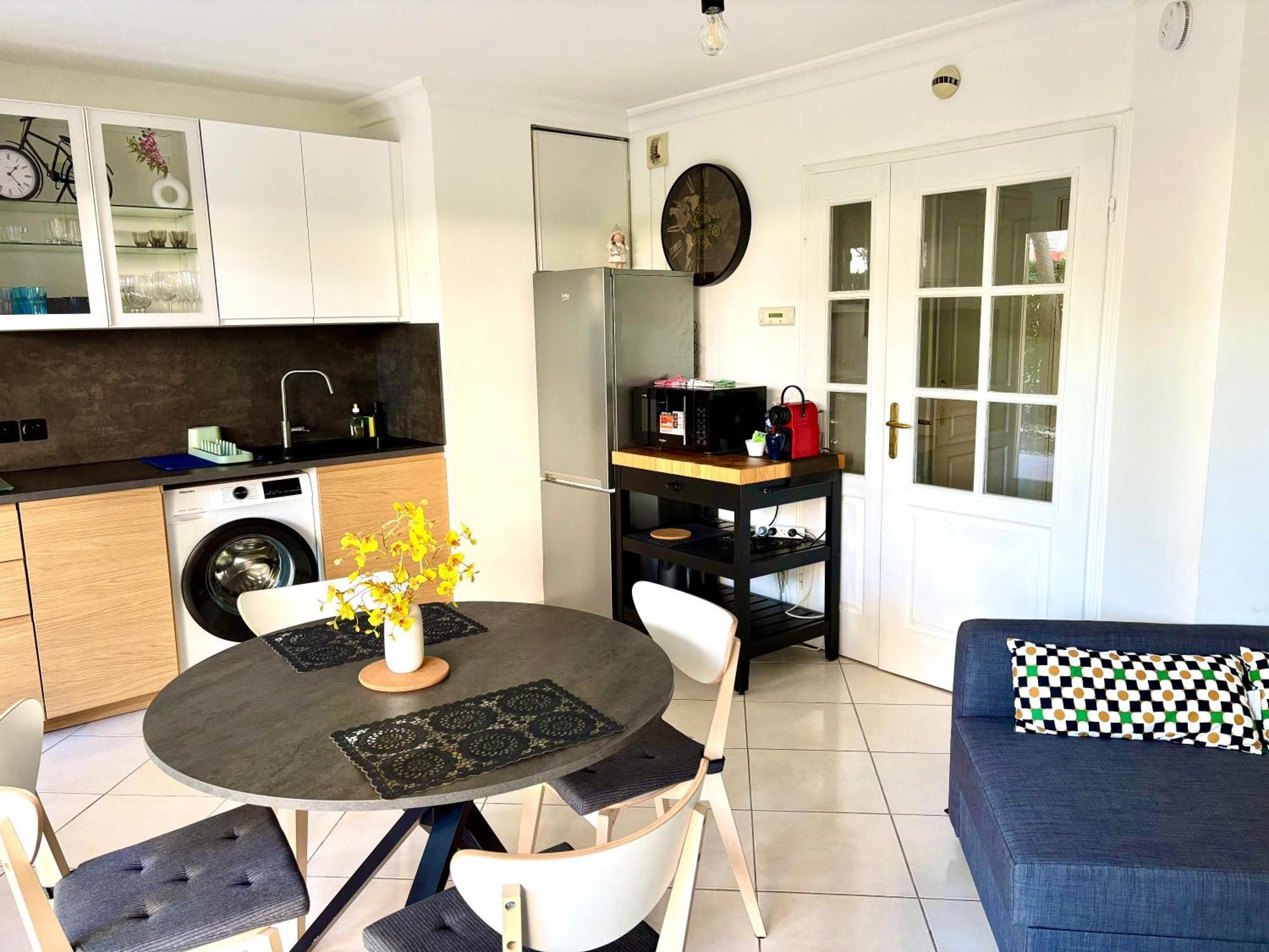 Beachside Apartment With Pool & Garden In Juan Les Pins Антіб Екстер'єр фото